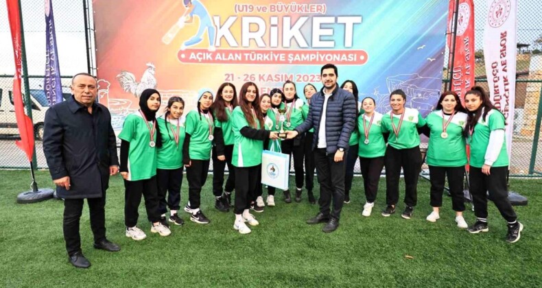 Denizli’de Kriket U-19 ve Büyükler Türkiye Şampiyonası Son Buldu