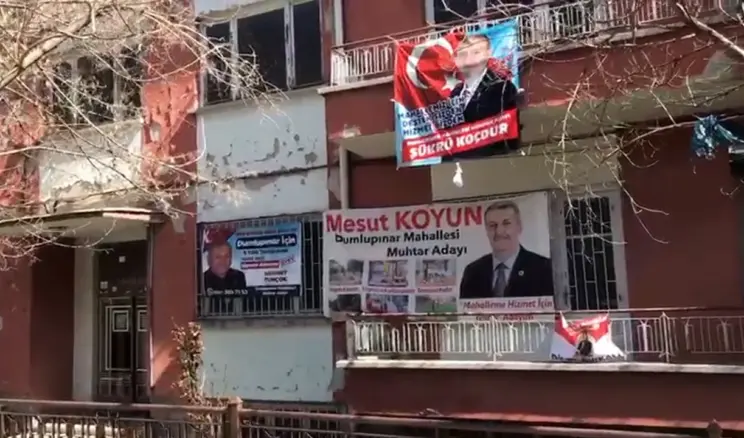 Afyon’daki bu bina muhtarların propaganda üssüne döndü