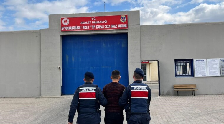 Afyonkarahisar’da Kasten Öldürme Suçundan Aranan Şahıs Jandarma Tarafından Yakalandı